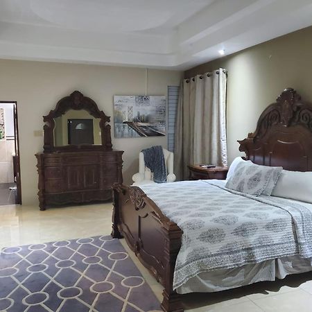 The Palms- Caribbean Estates -10 Minutes From The Beach- Gated Community ポートモア エクステリア 写真